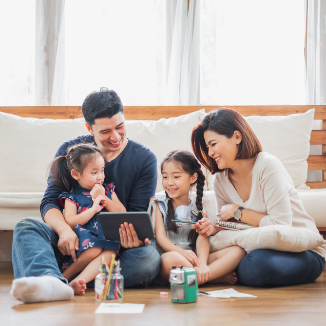 NYC family looking through Quaver Ed Programs